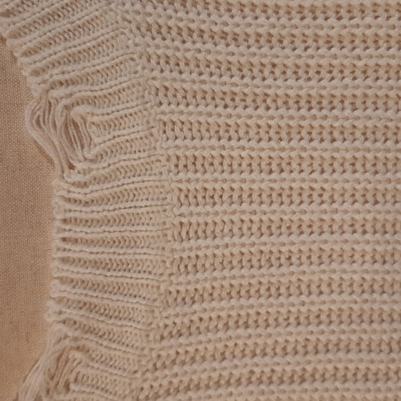 🥀NWT BiBi White Distressed Long-Sleeve Sweater (XL)🥀 - Picture 2 of 9